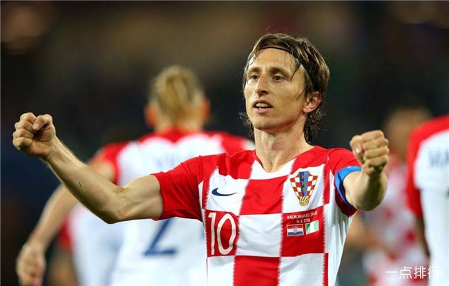 NBA最近10年一个人可以换半个球队的交易案例，有血亏有赚的盆满钵满