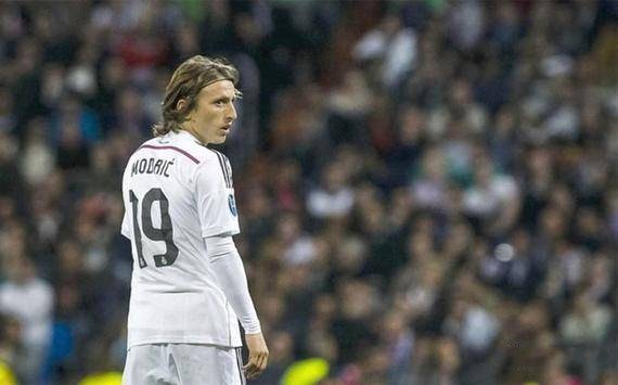 灰熊大胜横扫爵士升第四贝恩21分引单节41-17莫兰特继续缺阵