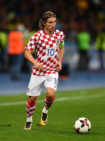 湖人惨败马刺！东契奇砍38分，艾顿+众配角迷失，没詹姆斯真不行